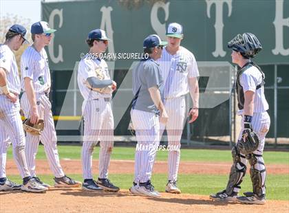 Thumbnail 1 in New Trier vs. Thurston (Coach Bob Invitational) photogallery.