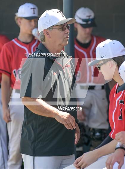 Thumbnail 3 in New Trier vs. Thurston (Coach Bob Invitational) photogallery.