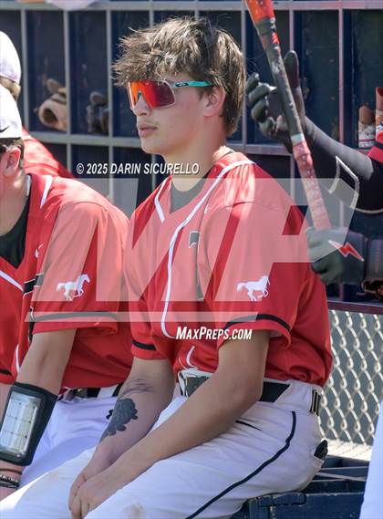 Thumbnail 3 in New Trier vs. Thurston (Coach Bob Invitational) photogallery.