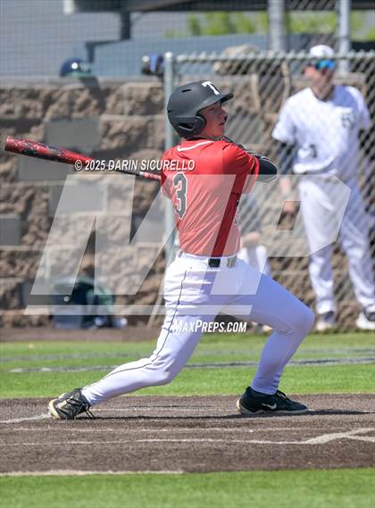 Thumbnail 3 in New Trier vs. Thurston (Coach Bob Invitational) photogallery.
