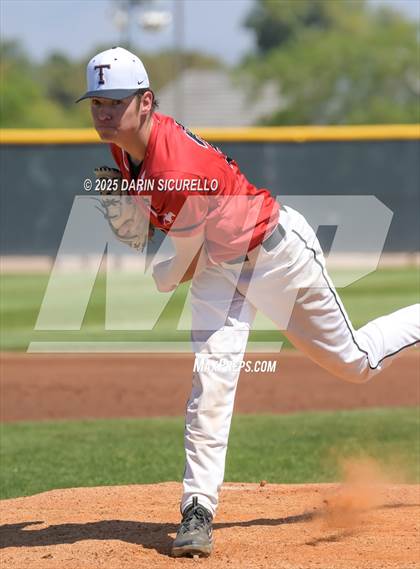 Thumbnail 3 in New Trier vs. Thurston (Coach Bob Invitational) photogallery.