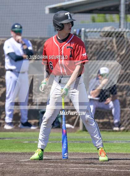 Thumbnail 1 in New Trier vs. Thurston (Coach Bob Invitational) photogallery.