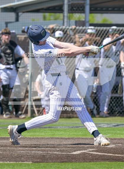 Thumbnail 1 in New Trier vs. Thurston (Coach Bob Invitational) photogallery.