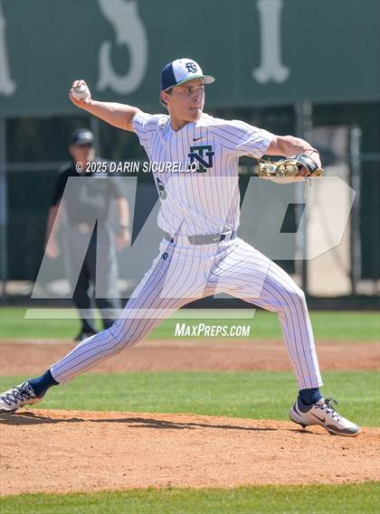 Thumbnail 2 in New Trier vs. Thurston (Coach Bob Invitational) photogallery.