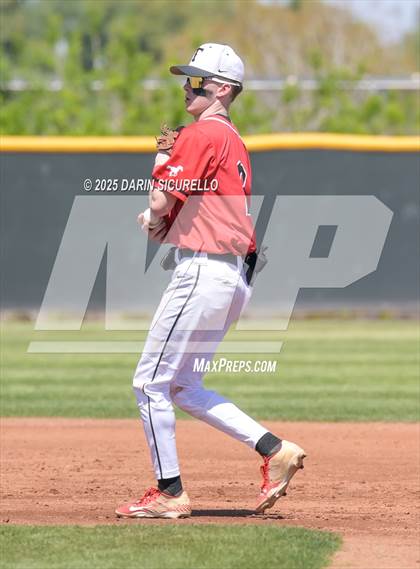 Thumbnail 1 in New Trier vs. Thurston (Coach Bob Invitational) photogallery.