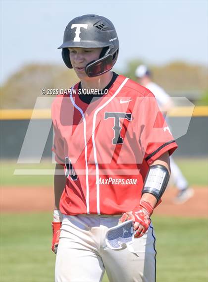 Thumbnail 3 in New Trier vs. Thurston (Coach Bob Invitational) photogallery.
