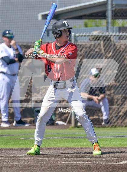 Thumbnail 2 in New Trier vs. Thurston (Coach Bob Invitational) photogallery.