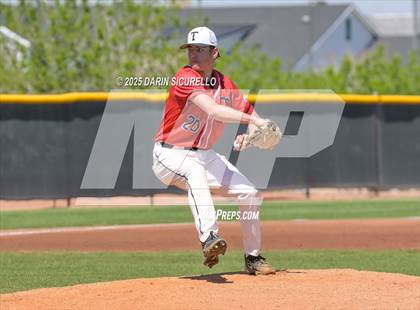 Thumbnail 3 in New Trier vs. Thurston (Coach Bob Invitational) photogallery.