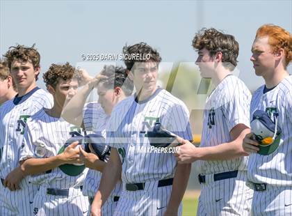 Thumbnail 3 in New Trier vs. Thurston (Coach Bob Invitational) photogallery.