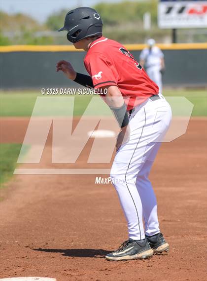 Thumbnail 2 in New Trier vs. Thurston (Coach Bob Invitational) photogallery.