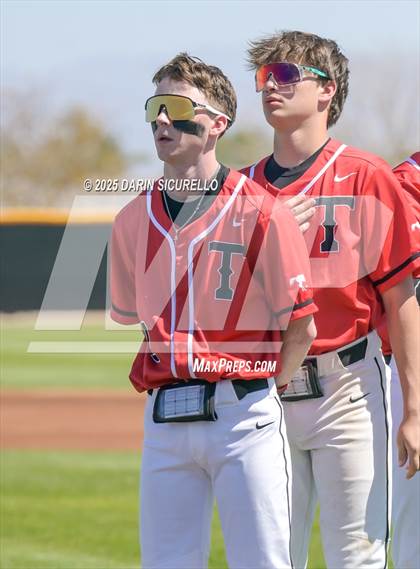 Thumbnail 3 in New Trier vs. Thurston (Coach Bob Invitational) photogallery.