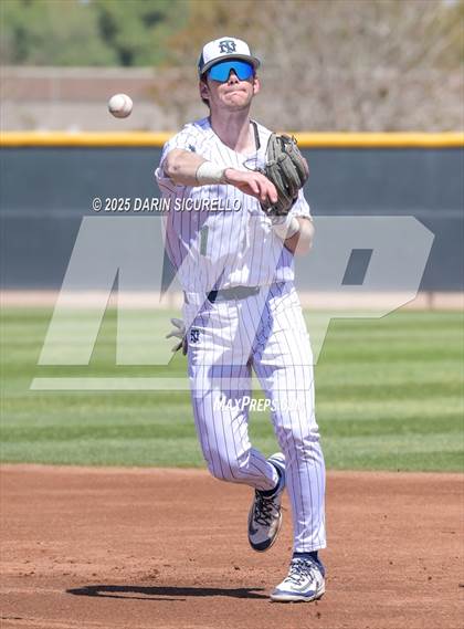Thumbnail 1 in New Trier vs. Thurston (Coach Bob Invitational) photogallery.