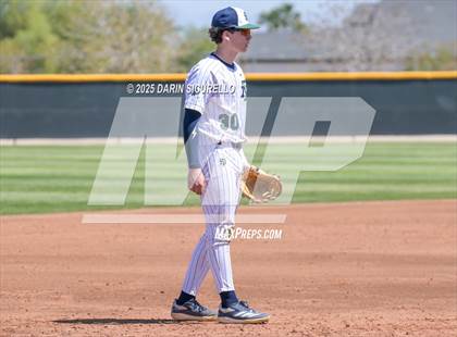 Thumbnail 2 in New Trier vs. Thurston (Coach Bob Invitational) photogallery.
