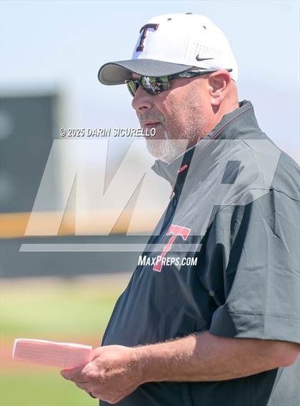 Thumbnail 2 in New Trier vs. Thurston (Coach Bob Invitational) photogallery.