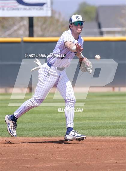 Thumbnail 2 in New Trier vs. Thurston (Coach Bob Invitational) photogallery.