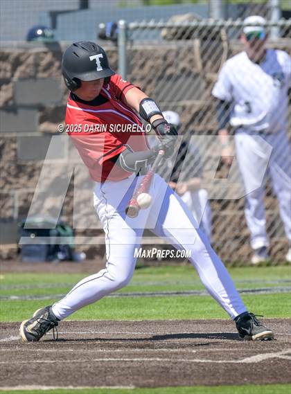 Thumbnail 3 in New Trier vs. Thurston (Coach Bob Invitational) photogallery.