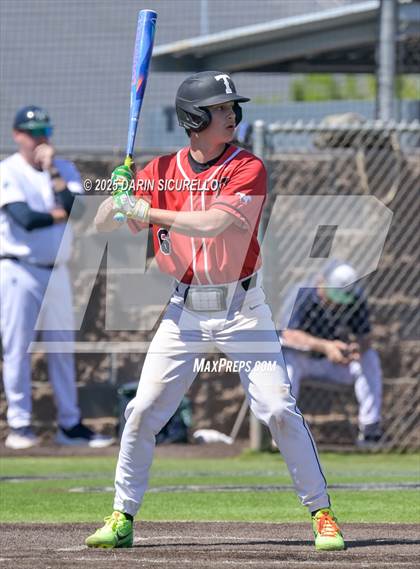 Thumbnail 2 in New Trier vs. Thurston (Coach Bob Invitational) photogallery.