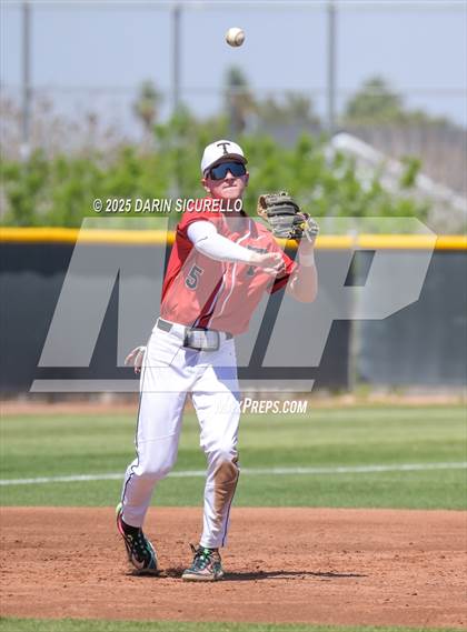 Thumbnail 1 in New Trier vs. Thurston (Coach Bob Invitational) photogallery.