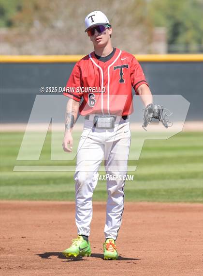 Thumbnail 3 in New Trier vs. Thurston (Coach Bob Invitational) photogallery.