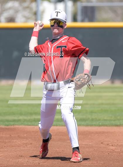 Thumbnail 2 in New Trier vs. Thurston (Coach Bob Invitational) photogallery.