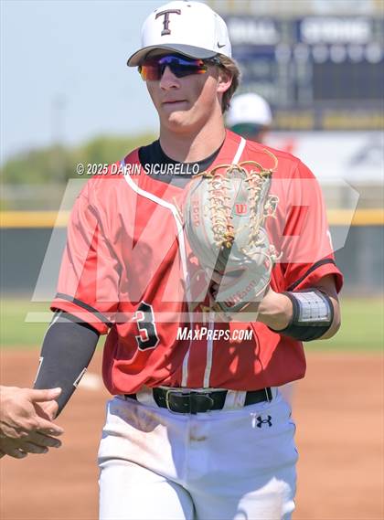 Thumbnail 1 in New Trier vs. Thurston (Coach Bob Invitational) photogallery.