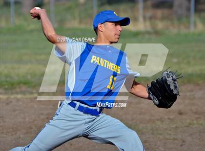 Thumbnail 2 in Tierra Encantada vs. Penasco photogallery.