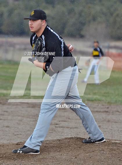Thumbnail 1 in Tierra Encantada vs. Penasco photogallery.