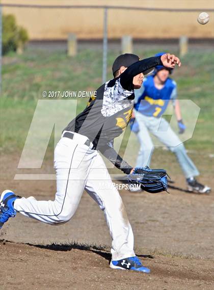 Thumbnail 3 in Tierra Encantada vs. Penasco photogallery.