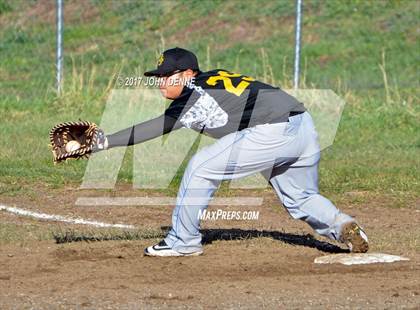 Thumbnail 1 in Tierra Encantada vs. Penasco photogallery.