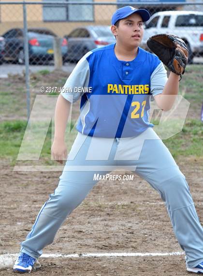 Thumbnail 3 in Tierra Encantada vs. Penasco photogallery.