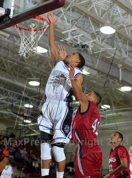Thumbnail 3 in Rancho Cucamonga vs. King (MaxPreps Holiday Classic) photogallery.
