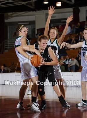 Thumbnail 2 in Longmeadow vs Minnechaug (Spalding Hoophall Classic) photogallery.