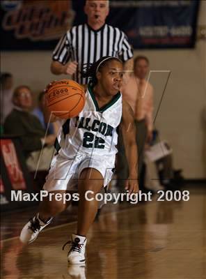 Thumbnail 3 in Longmeadow vs Minnechaug (Spalding Hoophall Classic) photogallery.