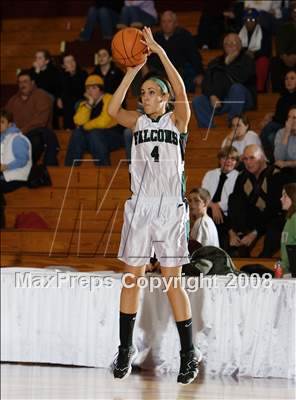 Thumbnail 3 in Longmeadow vs Minnechaug (Spalding Hoophall Classic) photogallery.