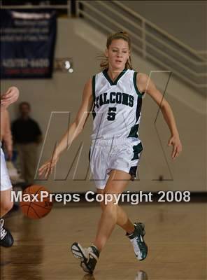 Thumbnail 3 in Longmeadow vs Minnechaug (Spalding Hoophall Classic) photogallery.
