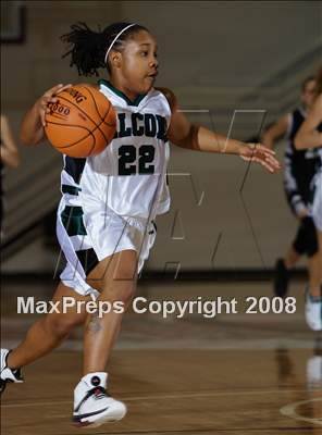 Thumbnail 2 in Longmeadow vs Minnechaug (Spalding Hoophall Classic) photogallery.