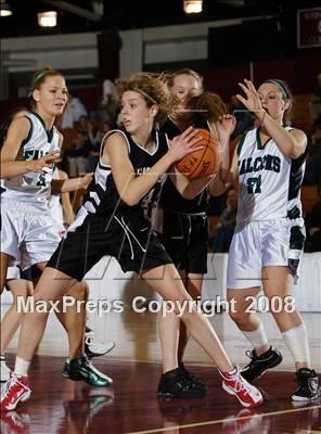 Thumbnail 1 in Longmeadow vs Minnechaug (Spalding Hoophall Classic) photogallery.