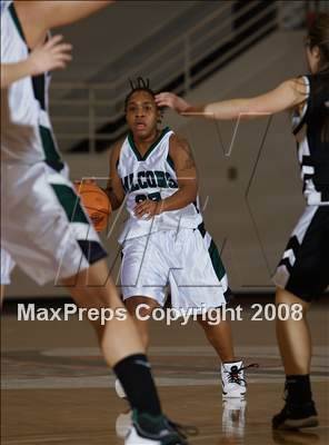 Thumbnail 1 in Longmeadow vs Minnechaug (Spalding Hoophall Classic) photogallery.