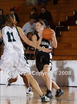 Thumbnail 3 in Longmeadow vs Minnechaug (Spalding Hoophall Classic) photogallery.