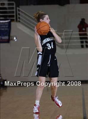 Thumbnail 3 in Longmeadow vs Minnechaug (Spalding Hoophall Classic) photogallery.