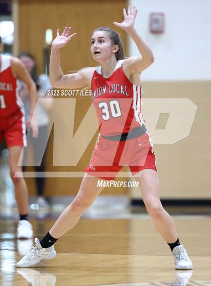 Thumbnail 3 in Union Local vs. Fairland (OHSAA D3 Regional Final) photogallery.