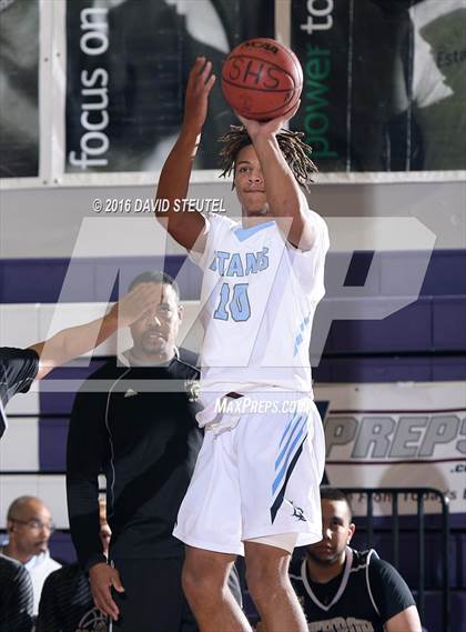 Thumbnail 3 in Lathrop vs. Burbank (St. Hope Elite Classic) photogallery.
