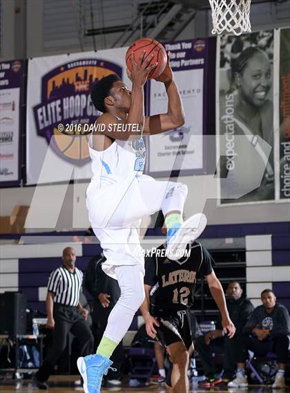 Thumbnail 2 in Lathrop vs. Burbank (St. Hope Elite Classic) photogallery.