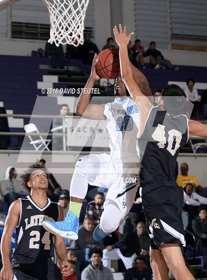 Thumbnail 3 in Lathrop vs. Burbank (St. Hope Elite Classic) photogallery.