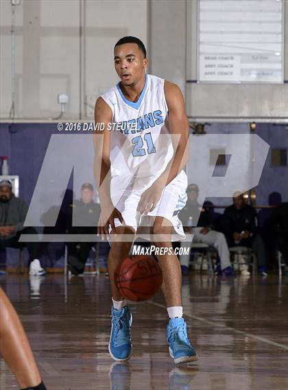 Thumbnail 1 in Lathrop vs. Burbank (St. Hope Elite Classic) photogallery.