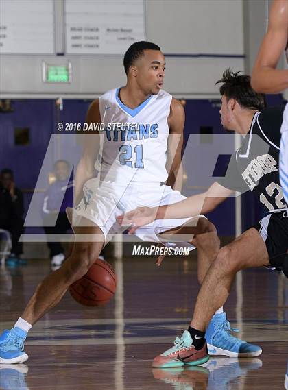 Thumbnail 3 in Lathrop vs. Burbank (St. Hope Elite Classic) photogallery.