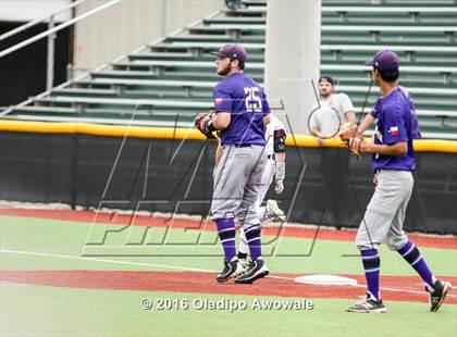 Thumbnail 3 in Whitehouse vs. Lufkin (UIL 5A Region II Final) photogallery.