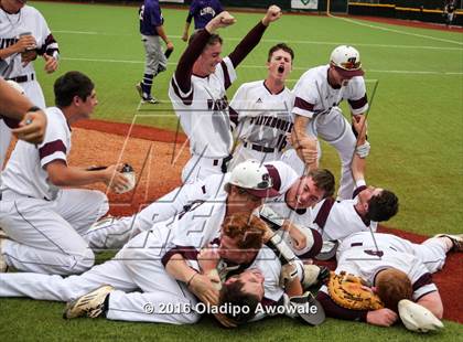 Thumbnail 1 in Whitehouse vs. Lufkin (UIL 5A Region II Final) photogallery.