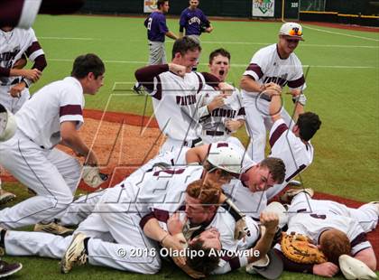 Thumbnail 1 in Whitehouse vs. Lufkin (UIL 5A Region II Final) photogallery.