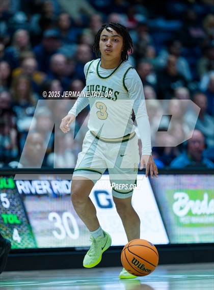Thumbnail 1 in Langston Hughes vs. River Ridge (GHSA 5A Final) photogallery.